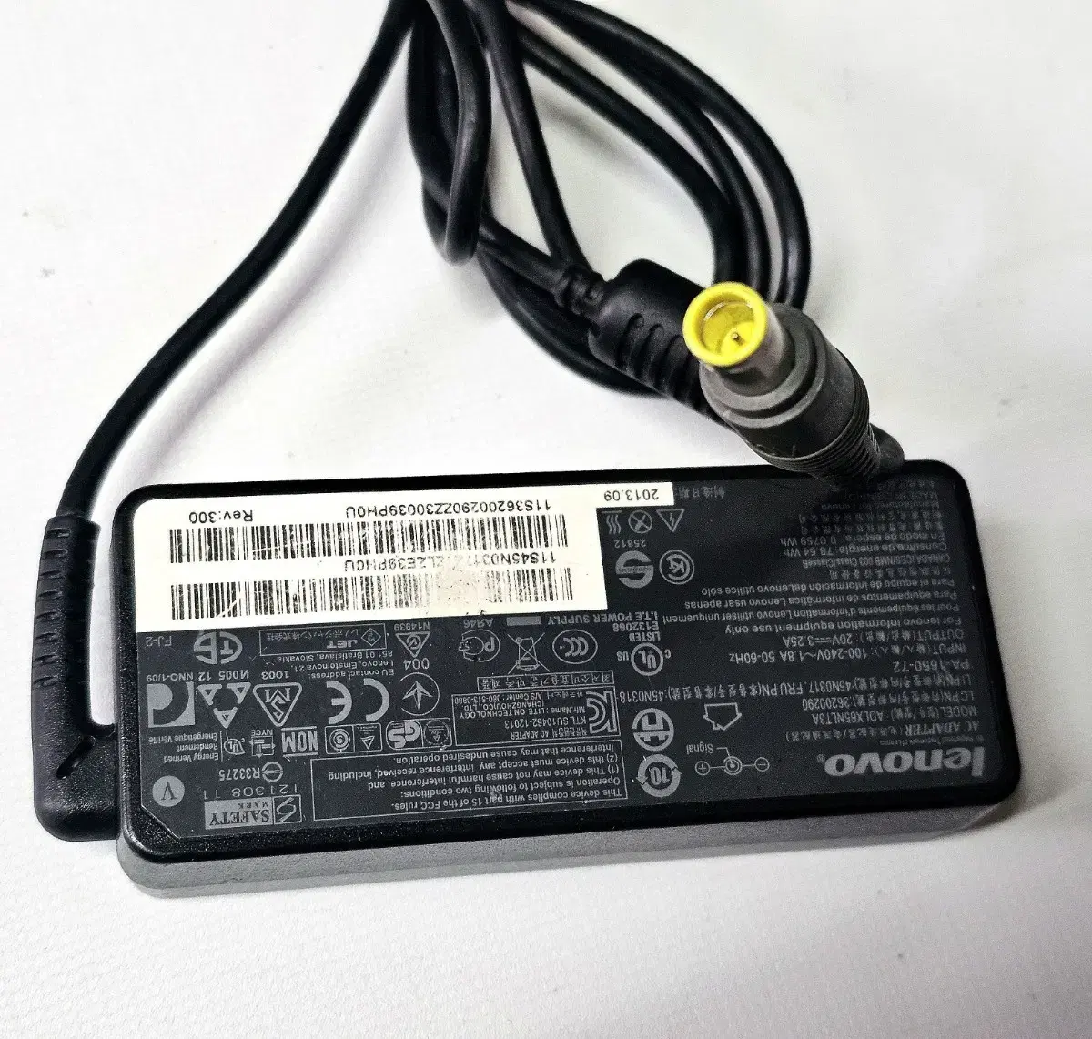 레노버 노트북 20V(3.25A) 정품 충전기 팝니다